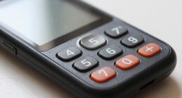 Senior-Handy mit großen Tasten